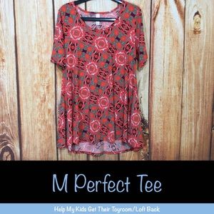 Perfect T- fitted bust with slits on sides